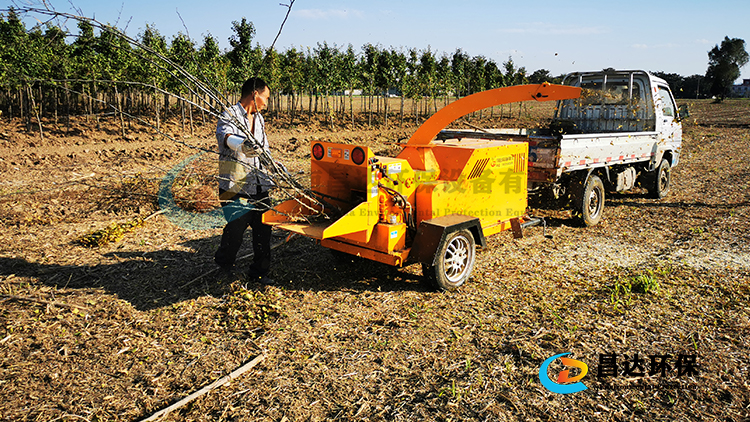 河南昌達(dá)HC-6130型樹(shù)枝粉碎機(jī)新疆客戶(hù)使用現(xiàn)場(chǎng)，樹(shù)枝粉碎機(jī)實(shí)體廠(chǎng)家！
